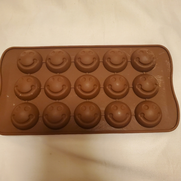 Lot of 6 Silicone Candy Chocolate Fondant Molds Star, Happy Face, Shell, Heart - Picture 7 of 11